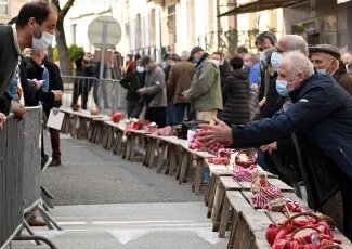  A Lalbenque, le marché aux truffes avance masqué 