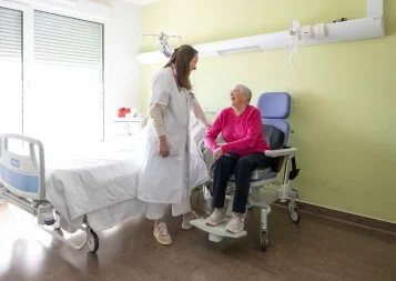 À la clinique des Minimes, la méthode Montessori adaptée aux plus de 60 ans