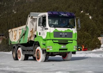 Depuis Castres, Sebeltech enfile des chaussettes à neige aux pneus des camions
