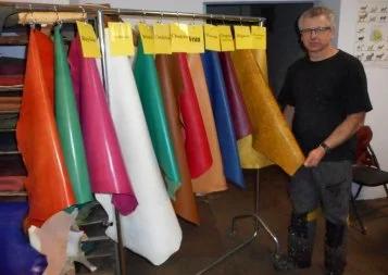 Didier Lieutard, un des derniers spécialistes de la reliure cuir en France