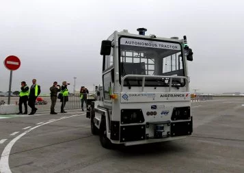 Comment l'aéroport de Toulouse teste un tracteur autonome sur ses pistes
