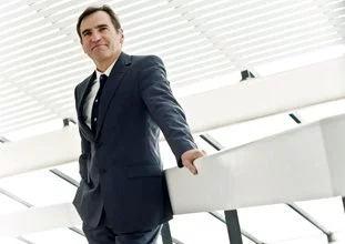 Face à la concurrence, Thales Alenia Space mise sur sa compétitivité en 2013