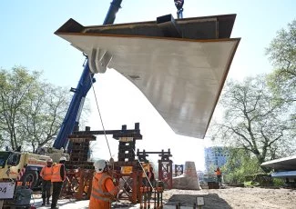 La Passerelle Empalot s'assemble en bord de Garonne