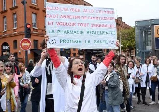 La pilule ne passera pas, les pharmaciens sont dans la rue