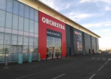 Orchestra ferme quarante-quatre magasins en France