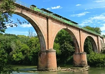 Dans le Tarn, ce petit train historique a retrouvé son viaduc