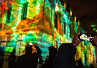 Lumières sur le Quai en 3 mots