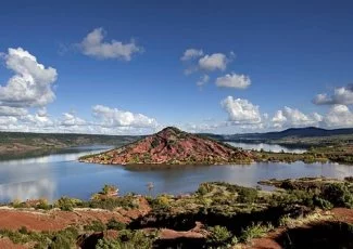 Le Salagou : un paysage de western au bord de la Méditérranée