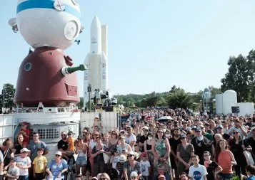 Thomas Pesquet accueilli par 5000 personnes à la Cité de l'espace