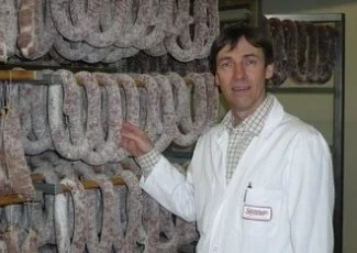 Nouveaux tours de saucisse pour Seigneurie S.A.