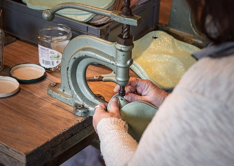 La Cartablière et sa petite sœur, la Cavalière à paillettes : une histoire tarnaise 