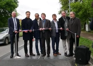 Le Sicoval teste la route solaire Wattway au coeur du quartier Enova