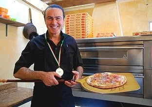 Le champion du monde des pizzaiolos lance sa franchise à Toulouse