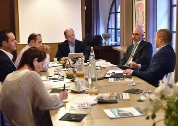 C'est qui le patron ? L'intérimaire !