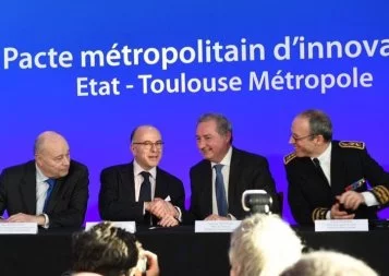Bernard Cazeneuve annonce près de 9 millions d'euros pour les transports toulousains