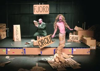 Théâtre. Les gros patinent bien