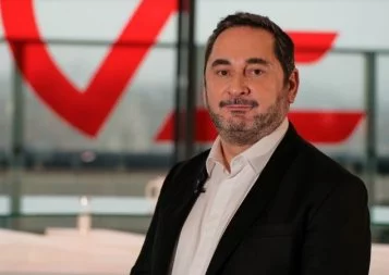 Quelles sont les ambitions de recrutement de la Caisse d'Épargne Midi-Pyrénées ?