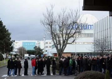 Les salariés d'Astrium manifestent contre le plan de restructuration d'EADS