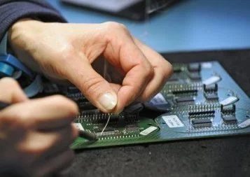 La société tarnaise Syselec lance la production d'une clé USB ultra sécurisée