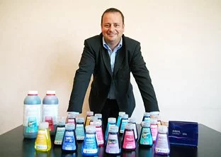 Gaches Chimie colore les eaux en fluo