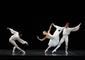Danse. Feux d'artifice